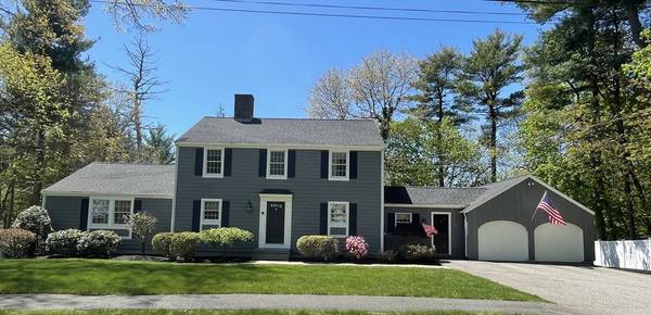 34 Wing Rd, Lynnfield, MA 01940