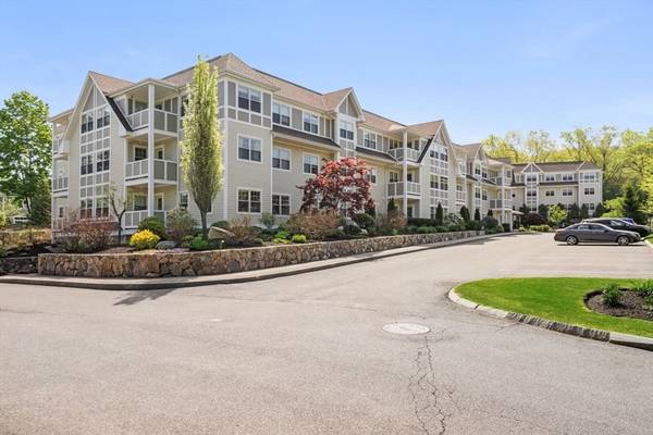 2 Manor Ter #224, Lexington, MA 02420