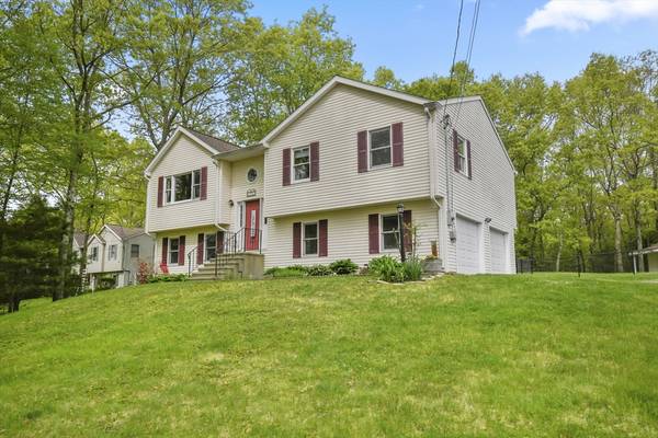 70 New Boston Road, Dudley, MA 01571