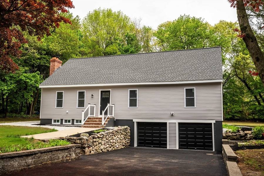 7 Lantern Ln, Chelmsford, MA 01824