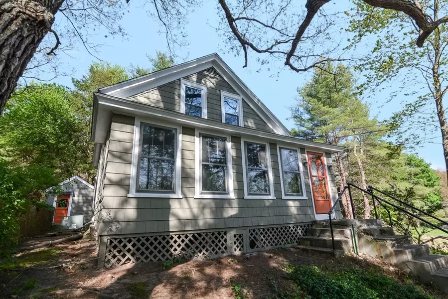 56 Chestnut Hill Rd, Millville, MA 01529