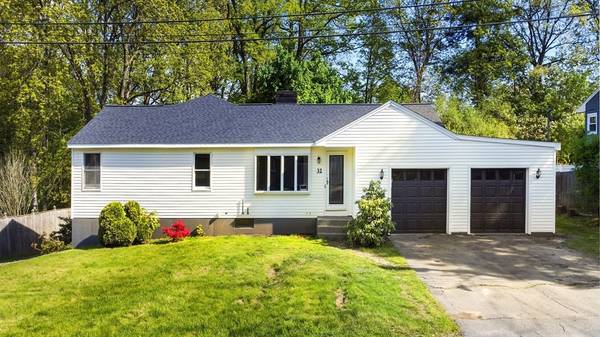 32 Topsfield Cir, Shrewsbury, MA 01545