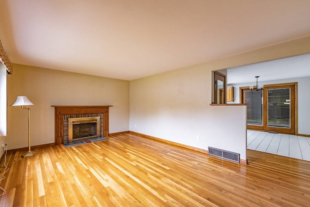 Chicopee, MA 01020,149 Cyran St