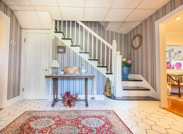 Quincy, MA 02169,64 Presidents Lane