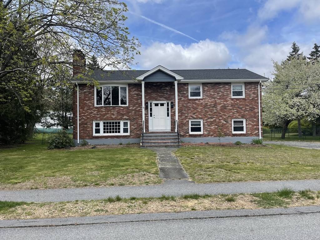 8 Jefferson Ave, Burlington, MA 01803