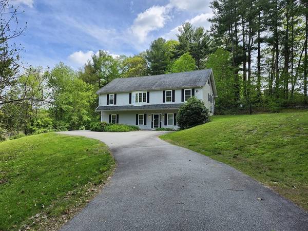 10 Lovett Rd, Oxford, MA 01540