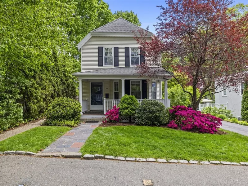 25 Curve St, Wellesley, MA 02482