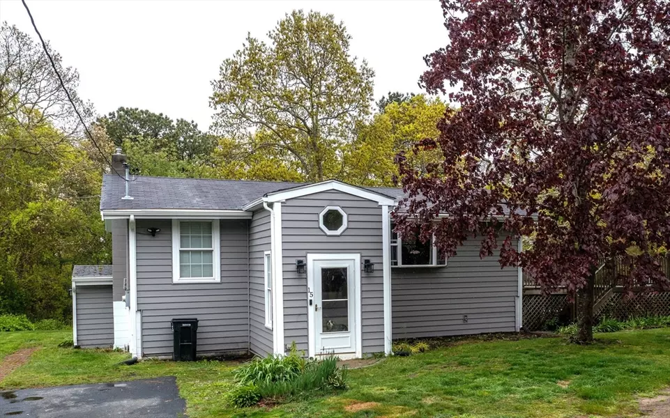 15 Skylark Ave, Plymouth, MA 02360