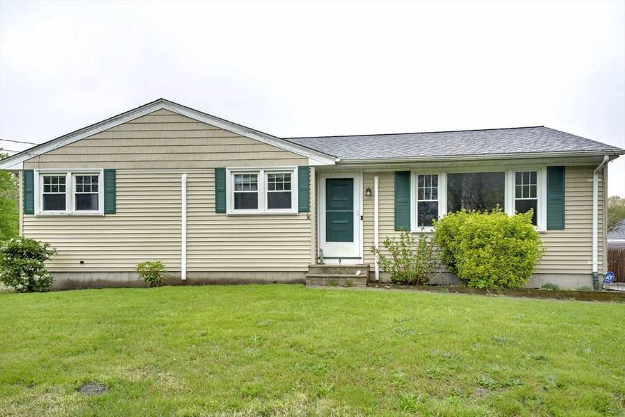 9 Parker St, Mattapoisett, MA 02739