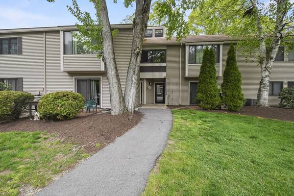 12 Thayer Pond Dr #5, Oxford, MA 01537