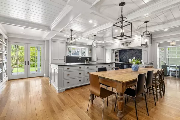 Wellesley, MA 02482,16 Upland Road