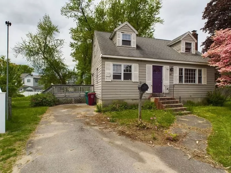 41 Karen St, Lowell, MA 01851