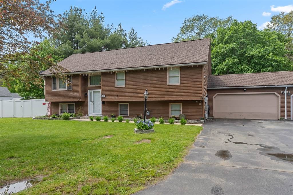 Hudson, NH 03051,54 Central St #54