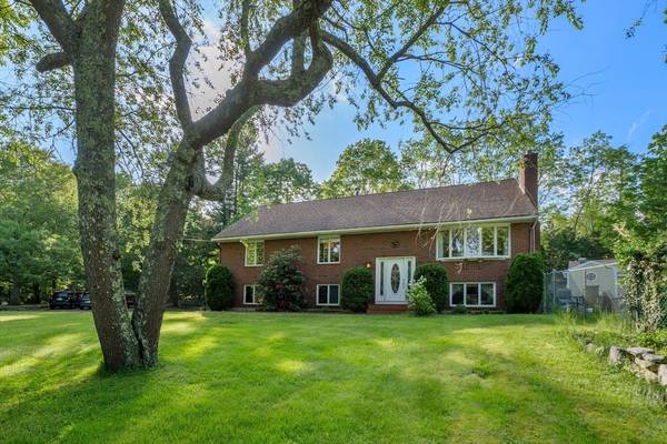 2 Valley Street, Duxbury, MA 02332