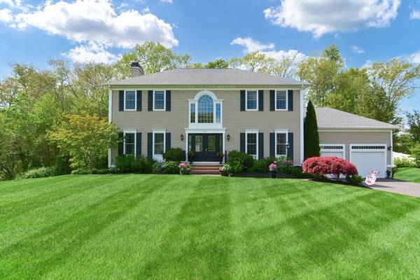 84 Rodney Lecours Dr, North Attleboro, MA 02760