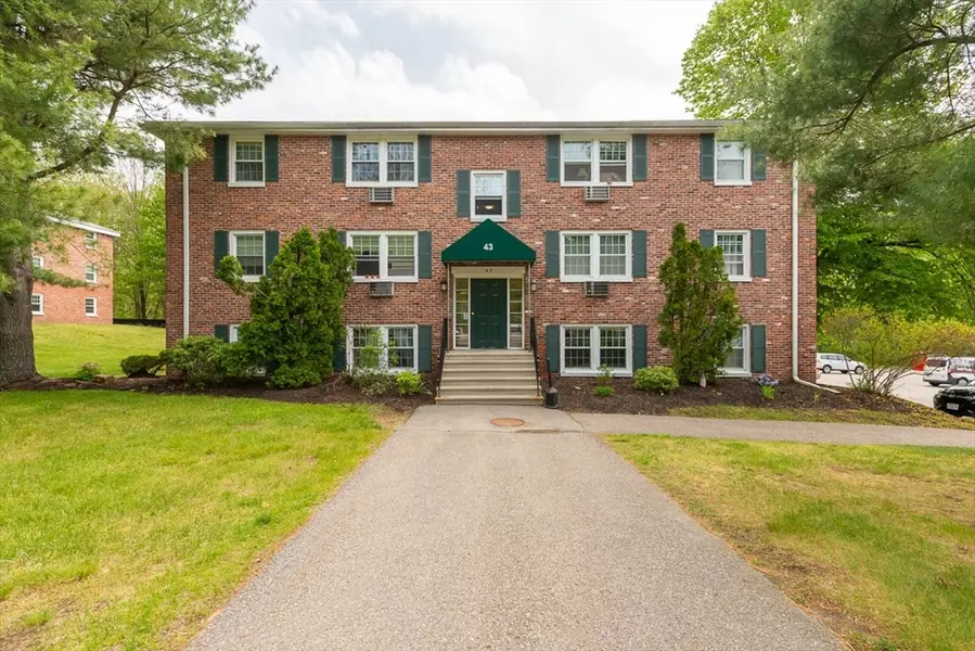 43 Ridgewood Ln #23, Gardner, MA 01440