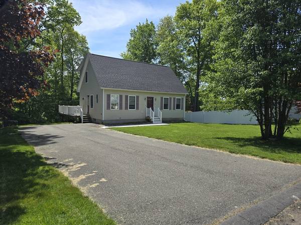 91 Clark St, Belchertown, MA 01007