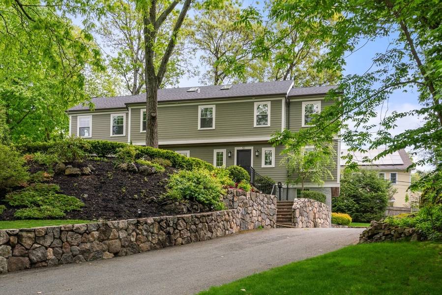 51 Baker Circle, Brookline, MA 02467