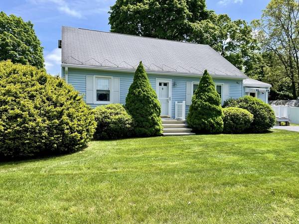 55 Leonard Ave, Dracut, MA 01826