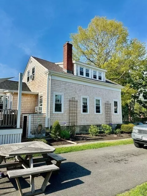 Fairhaven, MA 02719,116 Chestnut St