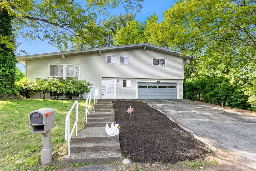 372 Old Connecticut Path, Framingham, MA 01701