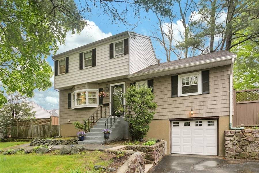 8 Dodge St, Arlington, MA 02474