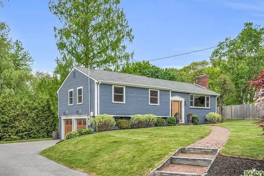 7 Tobey Ln, Andover, MA 01810