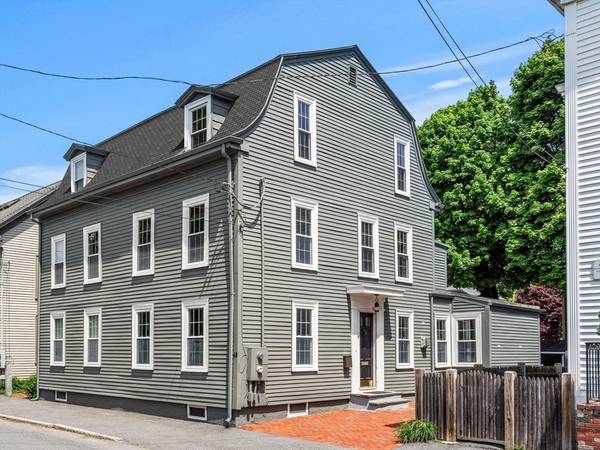 49 Prospect St, Newburyport, MA 01950