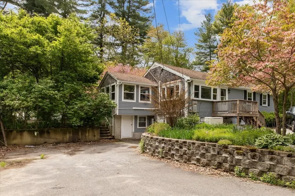 Halifax, MA 02338,270 Franklin St