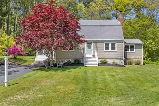 14 Standish Street, Pembroke, MA 02359