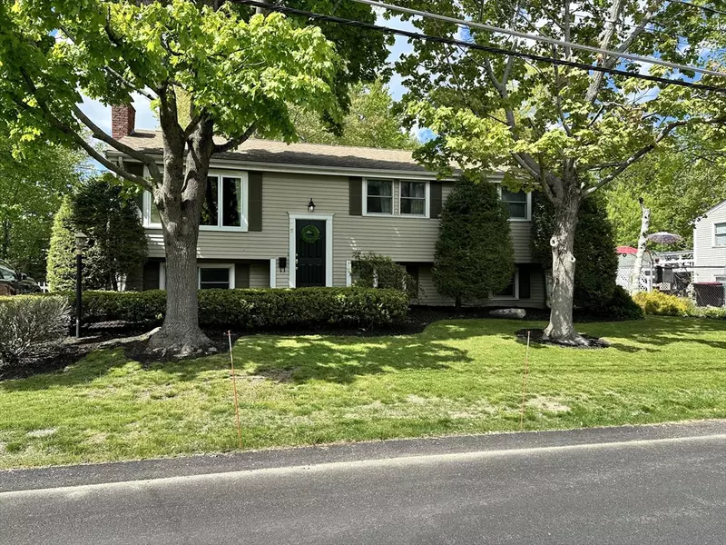 11 Ashfield Drive, Brockton, MA 02302