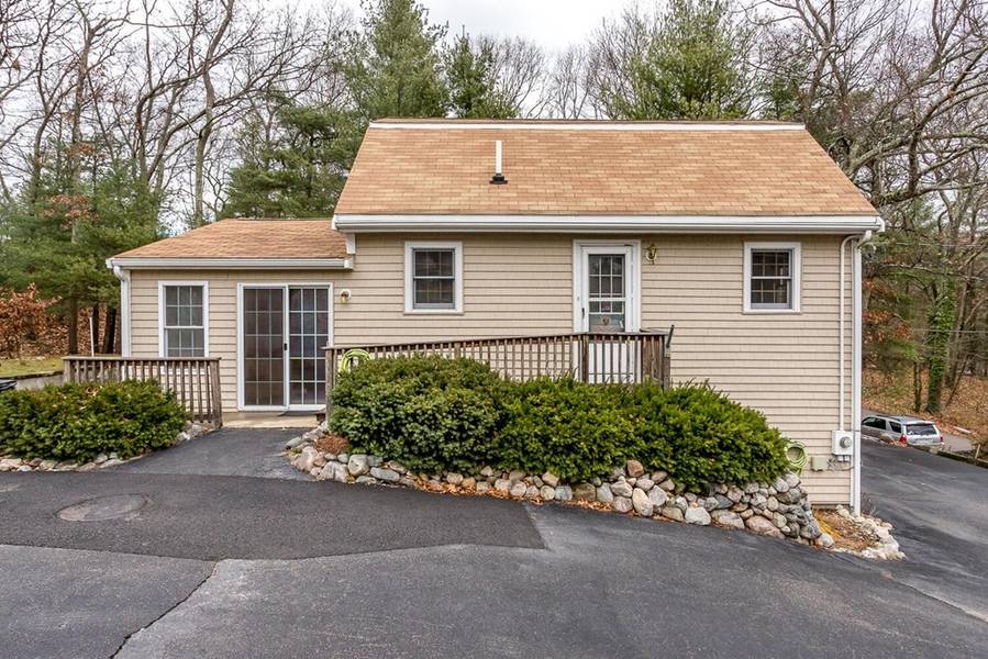 151 Forest Grove Ave, Wrentham, MA 02093