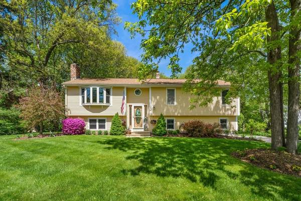 14 Sycamore Dr, Rutland, MA 01543