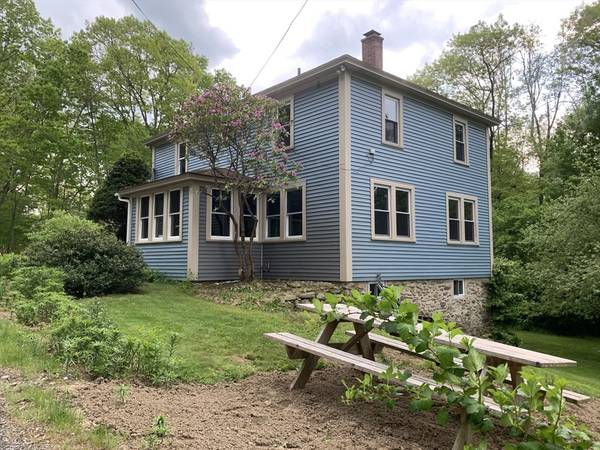 43 Pommogussett Road, Rutland, MA 01543