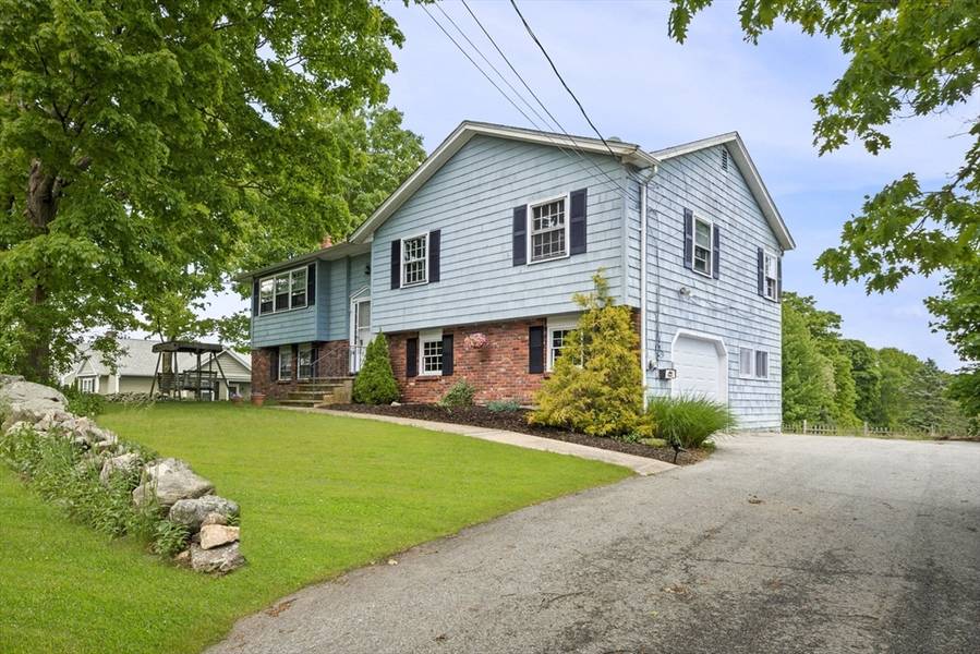 9 Burley St, Danvers, MA 01923