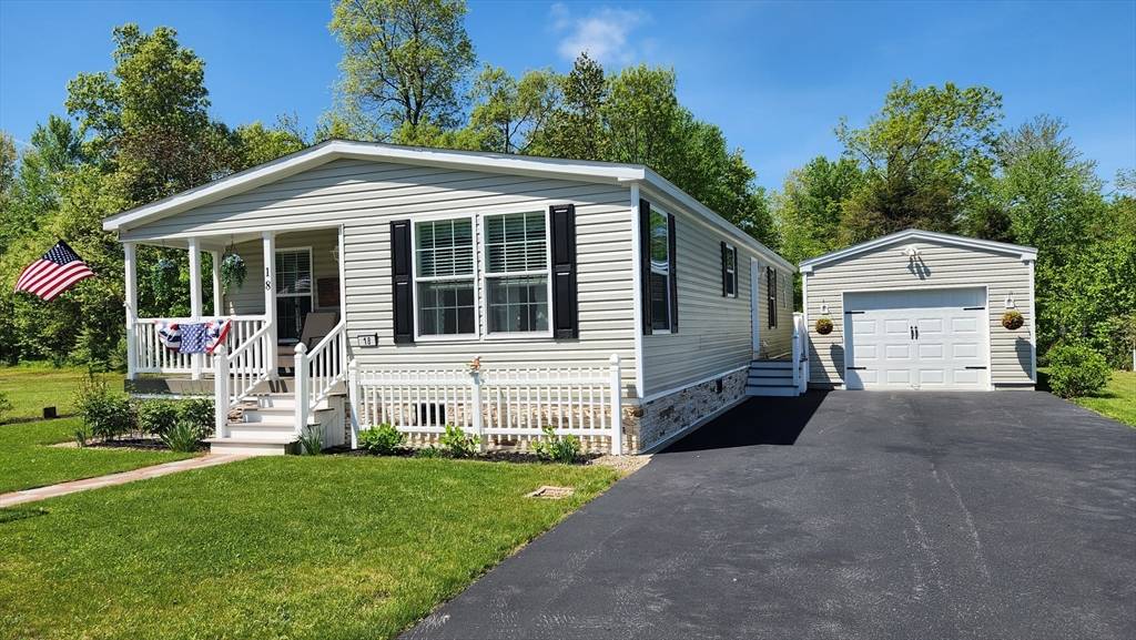 18 Constitution Ave, Warren, MA 01083