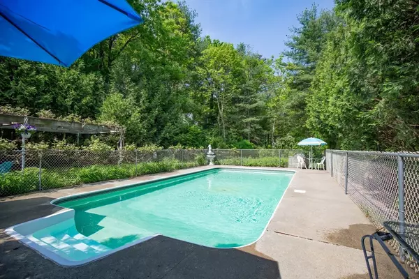 Southwick, MA 01077,13 Pine Knoll