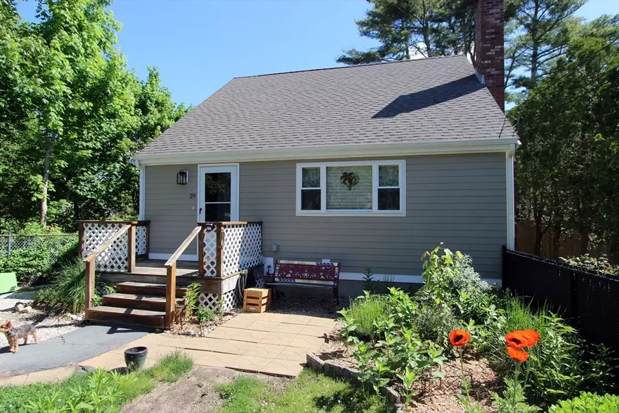 29 Wenonah Rd, Wareham, MA 02532