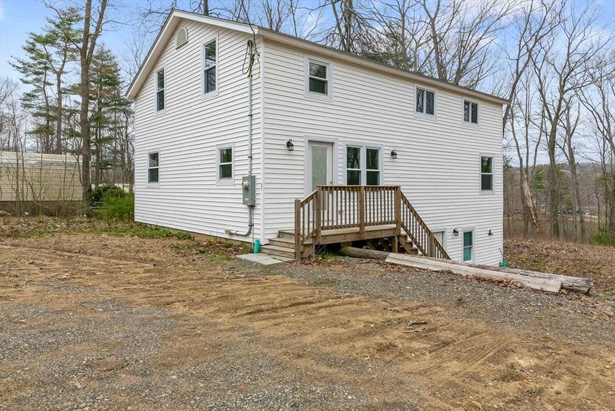 21 Echo Rd, Brimfield, MA 01010