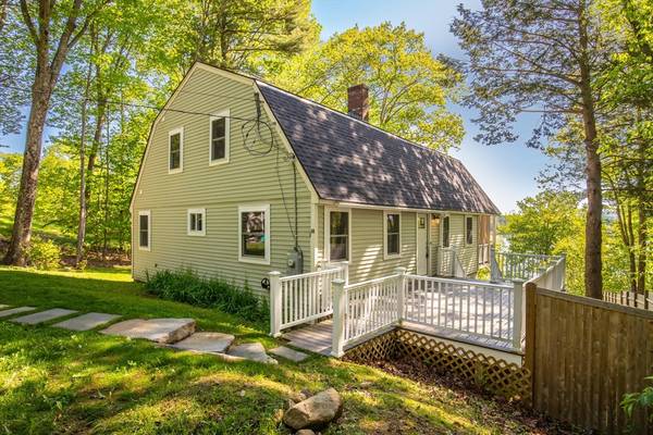 10 Lake View Dr, Ashburnham, MA 01430