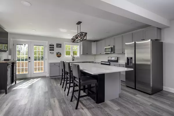 Fairhaven, MA 02719,296 Huttleston Ave #296