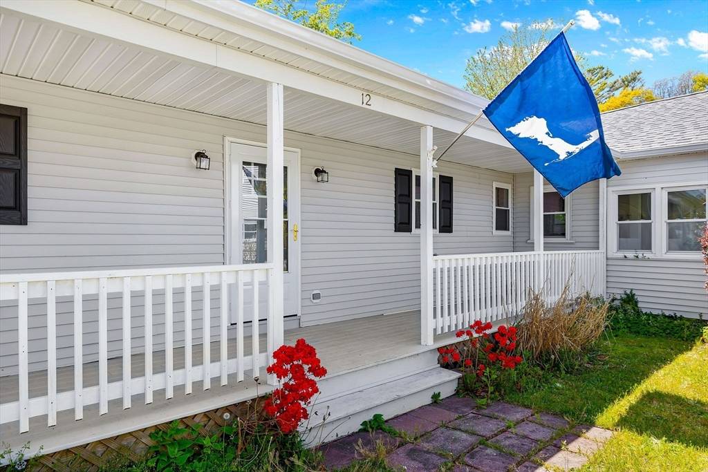 12 Ryder St, Wareham, MA 02532