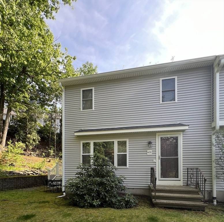 401 Pondview Pl #401, Tyngsborough, MA 01879