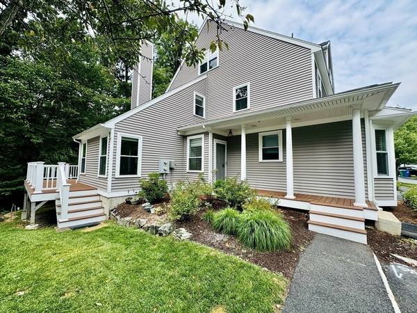 Burlington, MA 01803,5 Maple Ridge Dr #5