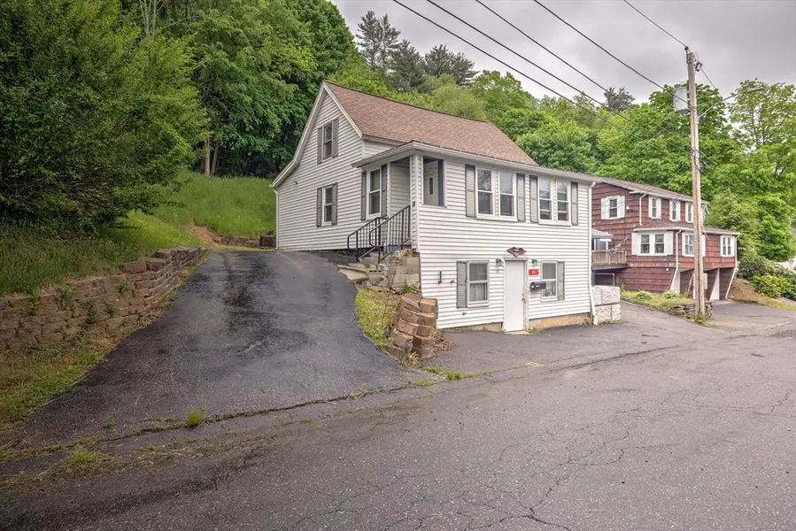 49 Temple St, Spencer, MA 01562