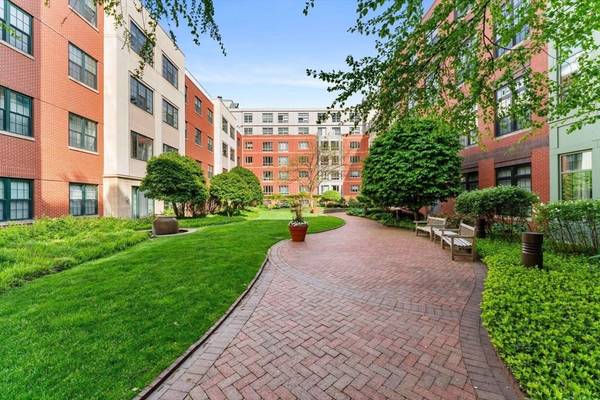 150 Cambridge St #211, Cambridge, MA 02141