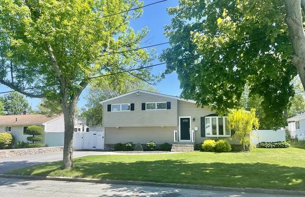 26 Brier St, New Bedford, MA 02740