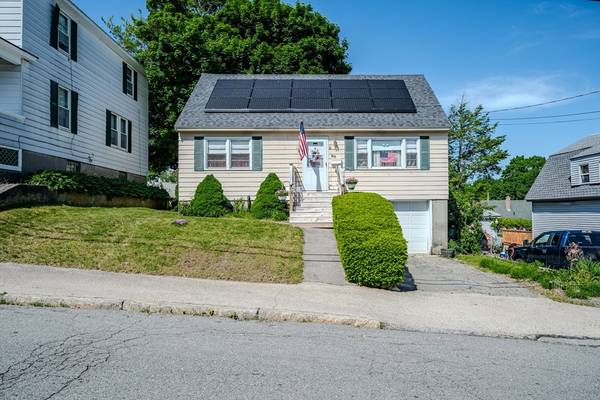 95 Sayles St, Lowell, MA 01851