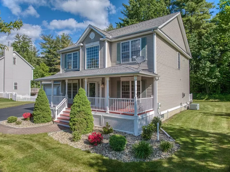 37 Greenfield Pkwy, Bedford, NH 03110