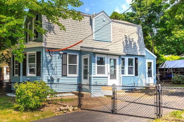 25 Ray Court, Lowell, MA 01850